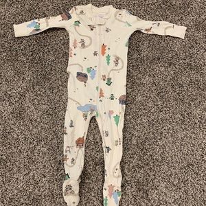 Hanna Andersson footie pjs